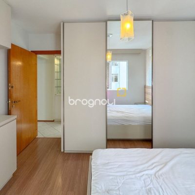 Apartamento com 113m², 3 quartos (sendo 1 suíte), 2 garagens, no bairro Centro em Florianópolis