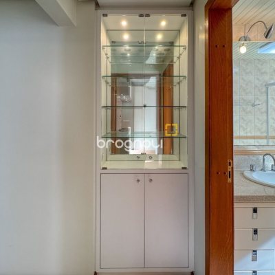 Apartamento com 113m², 3 quartos (sendo 1 suíte), 2 garagens, no bairro Centro em Florianópolis