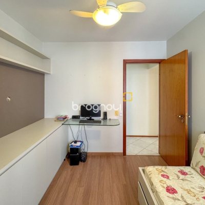 Apartamento com 113m², 3 quartos (sendo 1 suíte), 2 garagens, no bairro Centro em Florianópolis