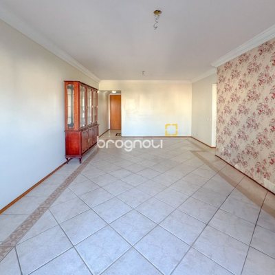 Apartamento com 113m², 3 quartos (sendo 1 suíte), 2 garagens, no bairro Centro em Florianópolis