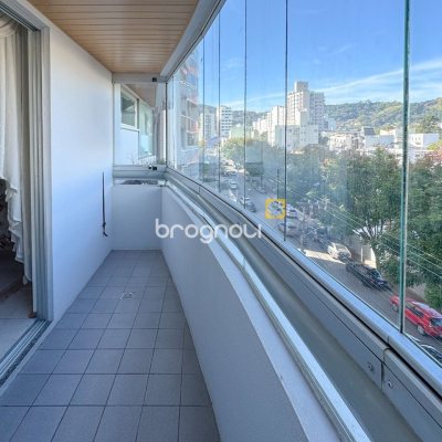 Apartamento com 113m², 3 quartos (sendo 1 suíte), 2 garagens, no bairro Centro em Florianópolis