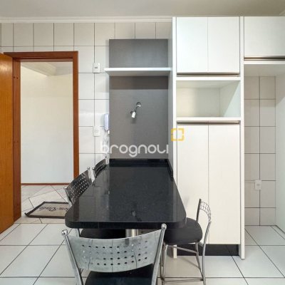 Apartamento com 113m², 3 quartos (sendo 1 suíte), 2 garagens, no bairro Centro em Florianópolis