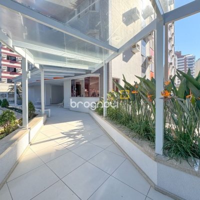 Apartamento com 113m², 3 quartos (sendo 1 suíte), 2 garagens, no bairro Centro em Florianópolis
