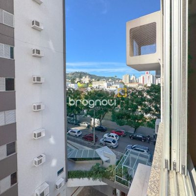 Apartamento com 113m², 3 quartos (sendo 1 suíte), 2 garagens, no bairro Centro em Florianópolis