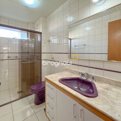 Apartamento com 113m², 3 quartos (sendo 1 suíte), 2 garagens, no bairro Centro em Florianópolis