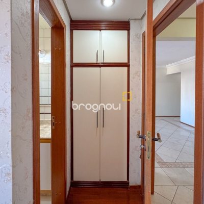 Apartamento com 113m², 3 quartos (sendo 1 suíte), 2 garagens, no bairro Centro em Florianópolis