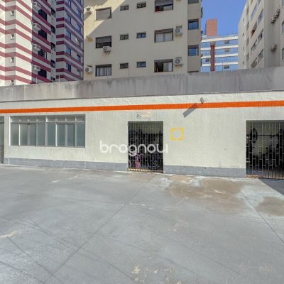 Apartamento com 113m², 3 quartos (sendo 1 suíte), 2 garagens, no bairro Centro em Florianópolis