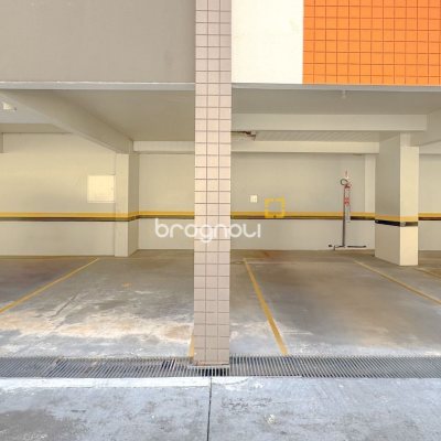 Apartamento com 113m², 3 quartos (sendo 1 suíte), 2 garagens, no bairro Centro em Florianópolis