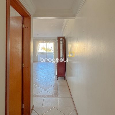 Apartamento com 113m², 3 quartos (sendo 1 suíte), 2 garagens, no bairro Centro em Florianópolis