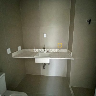 Apartamento com 165m², 3 quartos (sendo 3 suítes), 3 garagens, no bairro Cacupé em Florianópolis