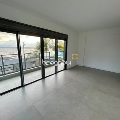 Apartamento com 165m², 3 quartos (sendo 3 suítes), 3 garagens, no bairro Cacupé em Florianópolis
