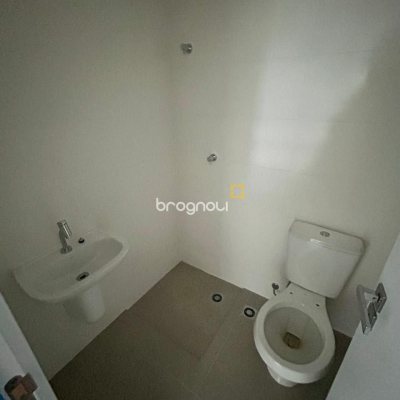 Apartamento com 165m², 3 quartos (sendo 3 suítes), 3 garagens, no bairro Cacupé em Florianópolis