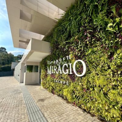 Cobertura com 167m², 3 quartos (sendo 3 suítes), 3 garagens, no bairro Cacupé em Florianópolis