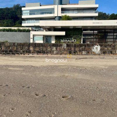 Cobertura com 167m², 3 quartos (sendo 3 suítes), 3 garagens, no bairro Cacupé em Florianópolis