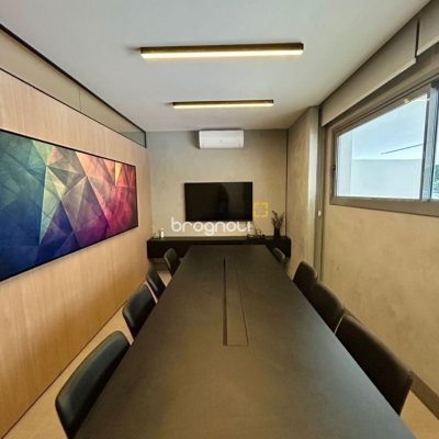 Cobertura com 167m², 3 quartos (sendo 3 suítes), 3 garagens, no bairro Cacupé em Florianópolis