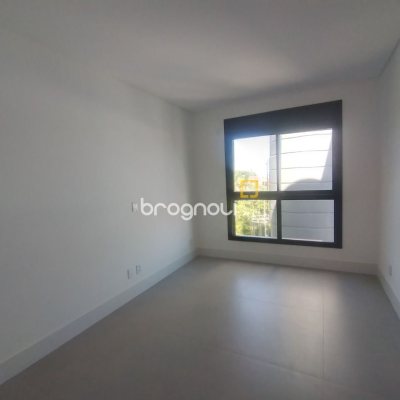Apartamento com 162m², 3 quartos (sendo 3 suítes), 4 garagens, no bairro João Paulo em Florianópolis