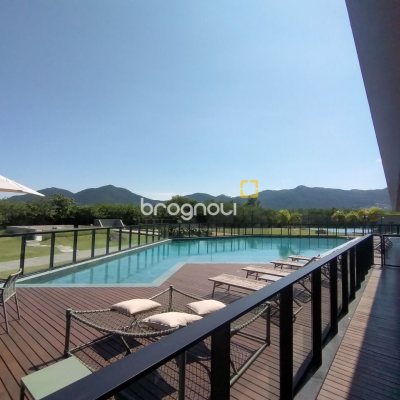 Apartamento com 162m², 3 quartos (sendo 3 suítes), 4 garagens, no bairro João Paulo em Florianópolis