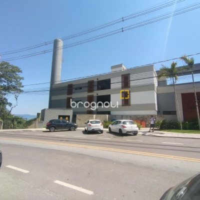 Apartamento com 162m², 3 quartos (sendo 3 suítes), 4 garagens, no bairro João Paulo em Florianópolis