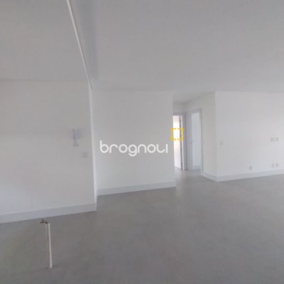 Apartamento com 162m², 3 quartos (sendo 3 suítes), 4 garagens, no bairro João Paulo em Florianópolis