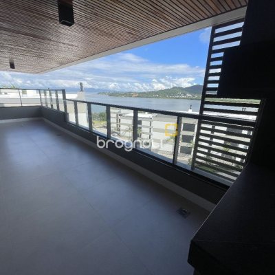 Apartamento com 162m², 3 quartos (sendo 3 suítes), 4 garagens, no bairro João Paulo em Florianópolis