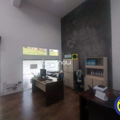 Loja com 78m², no bairro Centro em Florianópolis