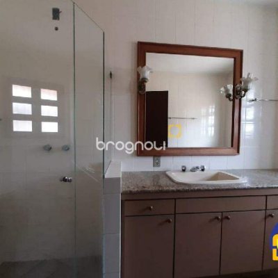 Casa com 227m², 4 quartos (sendo 1 suíte), 2 garagens, no bairro Lagoa da Conceição em Florianópolis