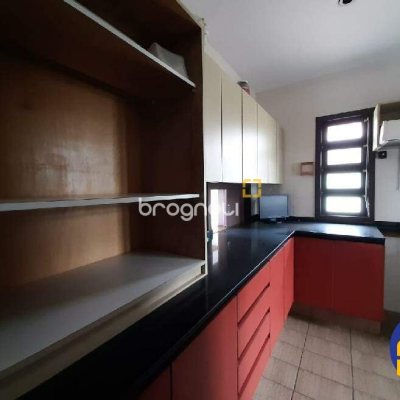 Casa com 227m², 4 quartos (sendo 1 suíte), 2 garagens, no bairro Lagoa da Conceição em Florianópolis
