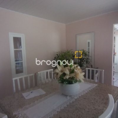 Casa com 161m², 4 quartos, 2 garagens, no bairro Monte Verde em Florianópolis