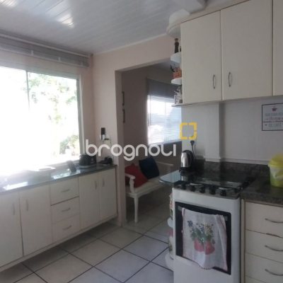 Casa com 161m², 4 quartos, 2 garagens, no bairro Monte Verde em Florianópolis