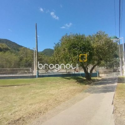 Casa com 161m², 4 quartos, 2 garagens, no bairro Monte Verde em Florianópolis