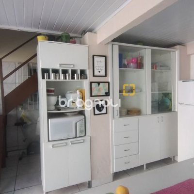 Casa com 161m², 4 quartos, 2 garagens, no bairro Monte Verde em Florianópolis