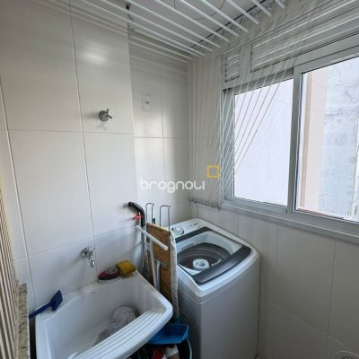 Apartamento com 67m², 2 quartos, 1 garagem, no bairro Barreiros em São José