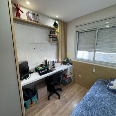 Apartamento com 67m², 2 quartos, 1 garagem, no bairro Barreiros em São José