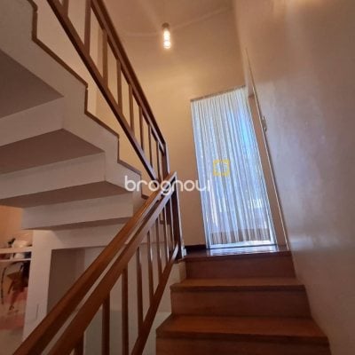 Casa de Condomínio com 277m², 3 quartos (sendo 2 suítes), 3 garagens, no bairro Cachoeira do Bom Jesus em Florianópolis