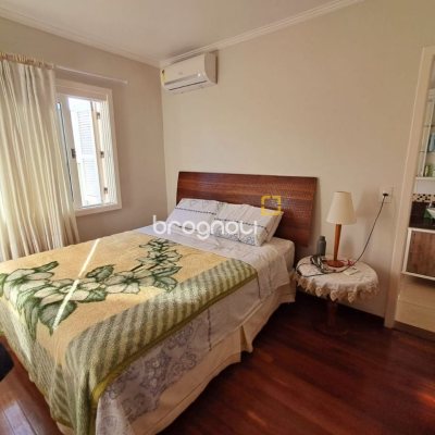 Casa de Condomínio com 277m², 3 quartos (sendo 2 suítes), 3 garagens, no bairro Cachoeira do Bom Jesus em Florianópolis