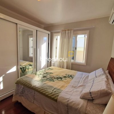 Casa de Condomínio com 277m², 3 quartos (sendo 2 suítes), 3 garagens, no bairro Cachoeira do Bom Jesus em Florianópolis