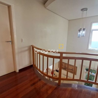 Casa de Condomínio com 277m², 3 quartos (sendo 2 suítes), 3 garagens, no bairro Cachoeira do Bom Jesus em Florianópolis