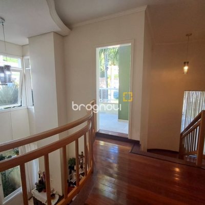 Casa de Condomínio com 277m², 3 quartos (sendo 2 suítes), 3 garagens, no bairro Cachoeira do Bom Jesus em Florianópolis