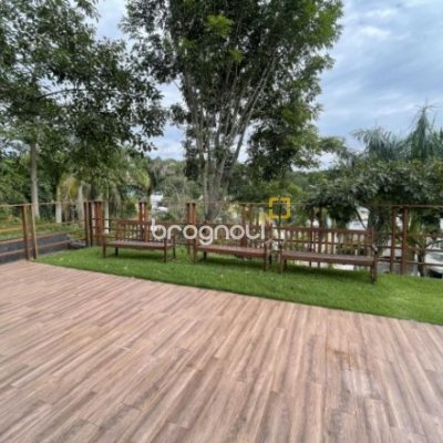Casa de Condomínio com 277m², 3 quartos (sendo 2 suítes), 3 garagens, no bairro Cachoeira do Bom Jesus em Florianópolis