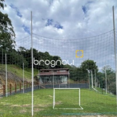 Casa de Condomínio com 277m², 3 quartos (sendo 2 suítes), 3 garagens, no bairro Cachoeira do Bom Jesus em Florianópolis