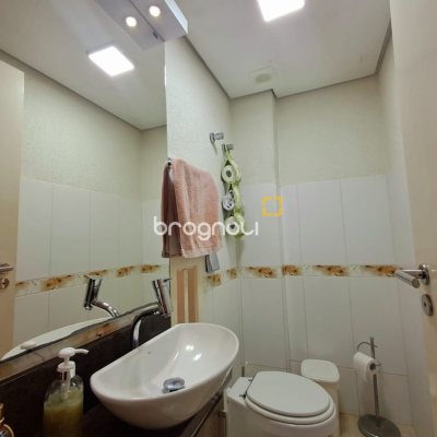 Casa de Condomínio com 277m², 3 quartos (sendo 2 suítes), 3 garagens, no bairro Cachoeira do Bom Jesus em Florianópolis