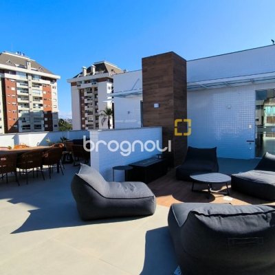 Apartamento com 85m², 3 quartos (sendo 1 suíte), 1 garagem, no bairro Estreito em Florianópolis