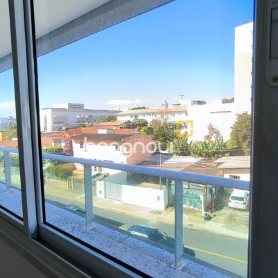 Apartamento com 85m², 3 quartos (sendo 1 suíte), 1 garagem, no bairro Estreito em Florianópolis