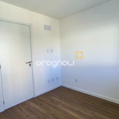 Apartamento com 85m², 3 quartos (sendo 1 suíte), 1 garagem, no bairro Estreito em Florianópolis