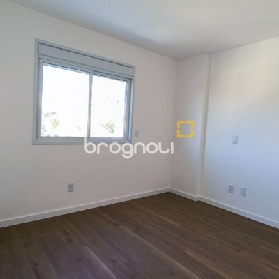 Apartamento com 85m², 3 quartos (sendo 1 suíte), 1 garagem, no bairro Estreito em Florianópolis