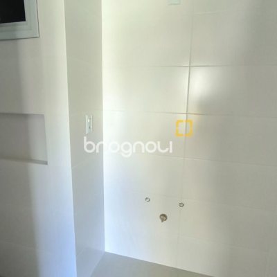 Apartamento com 85m², 3 quartos (sendo 1 suíte), 1 garagem, no bairro Estreito em Florianópolis