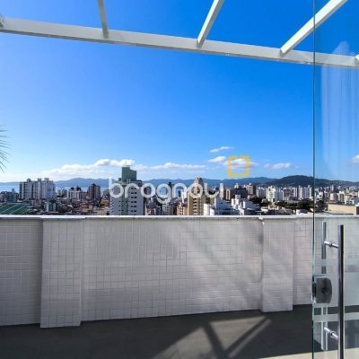 Apartamento com 85m², 3 quartos (sendo 1 suíte), 1 garagem, no bairro Estreito em Florianópolis
