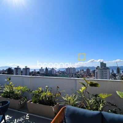 Apartamento com 85m², 3 quartos (sendo 1 suíte), 1 garagem, no bairro Estreito em Florianópolis