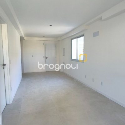 Apartamento com 85m², 3 quartos (sendo 1 suíte), 1 garagem, no bairro Estreito em Florianópolis