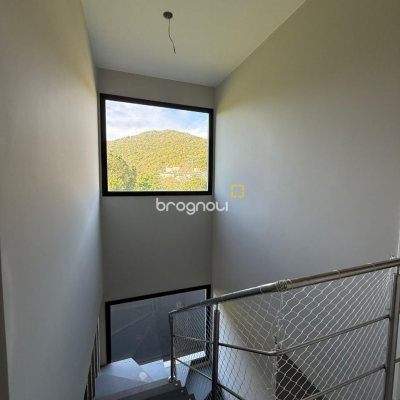Casa com 127m², 3 quartos (sendo 1 suíte), 2 garagens, no bairro Cachoeira do Bom Jesus em Florianópolis